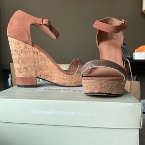 matisse eternity heels. brown and gold